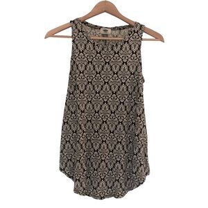 Old Navy Sleeveless Monochrome Damask Patterned Tank Top